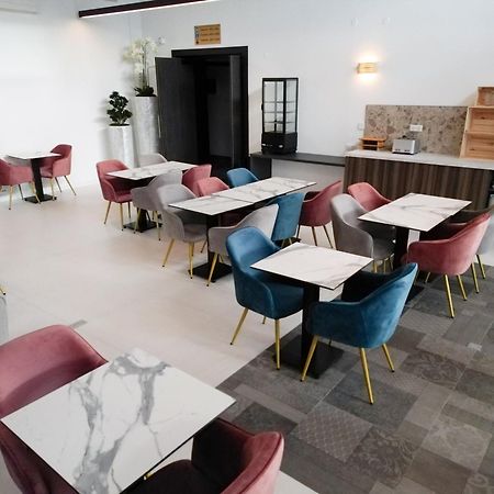 Arrow Hotel Hegenheim Екстериор снимка